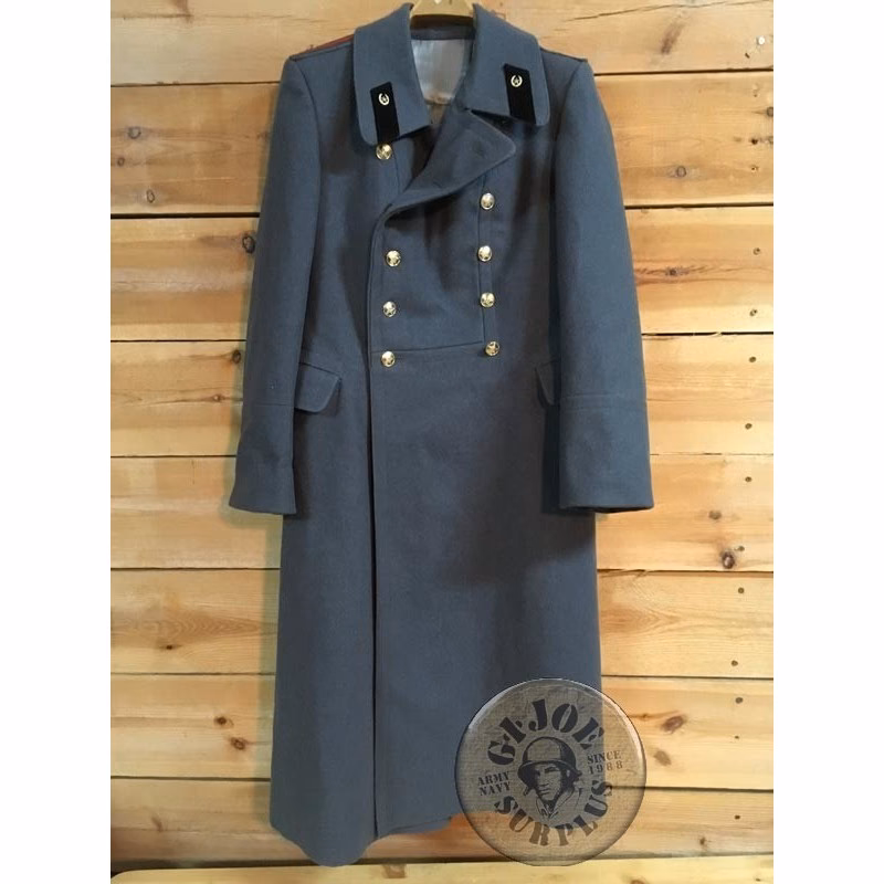 ¿Cuál es el estilo de los abrigos militares?