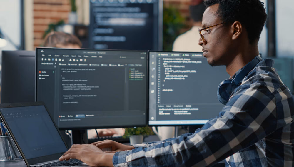 ¿Qué es la administración de sistemas informáticos en red?