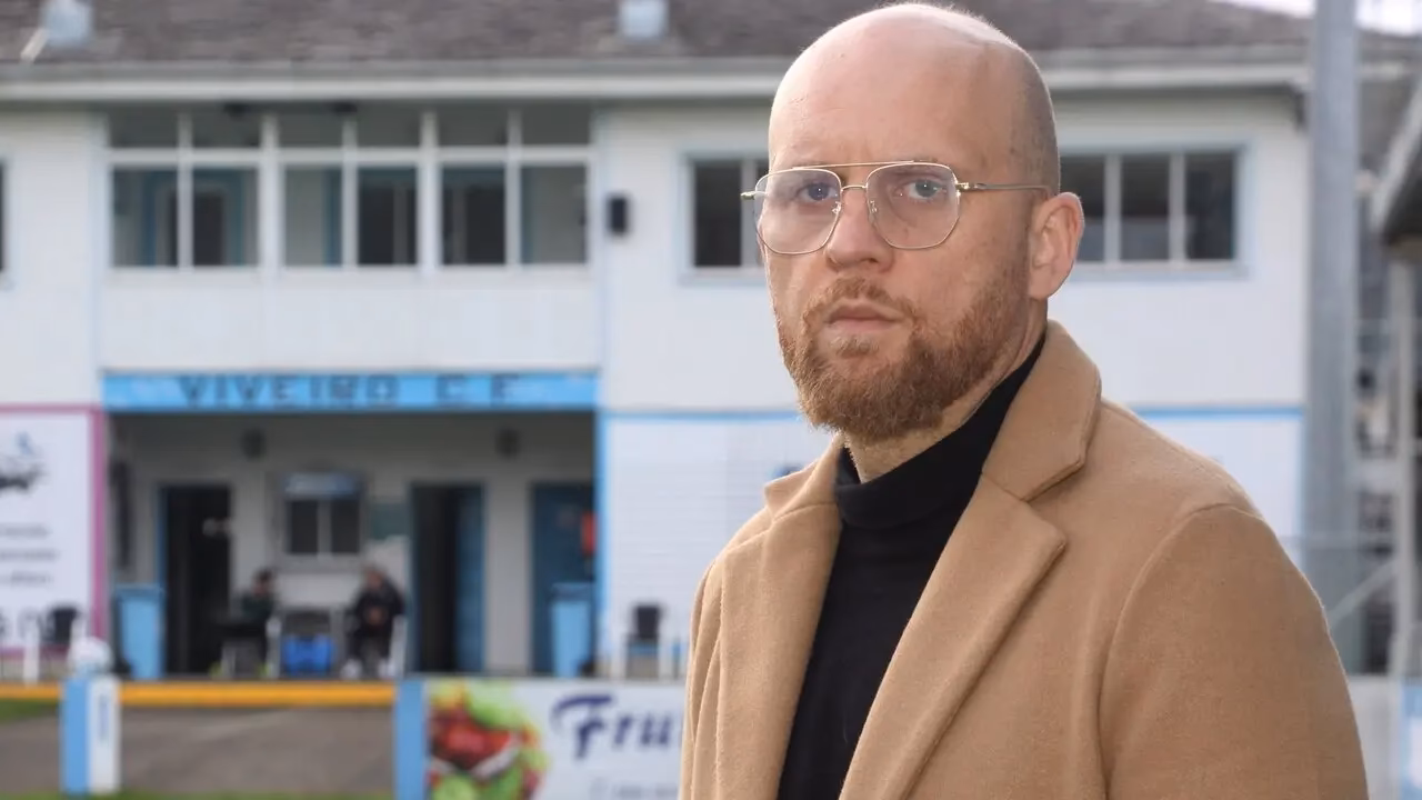 ¿Cuándo hizo su debut profesional David Benavidez?