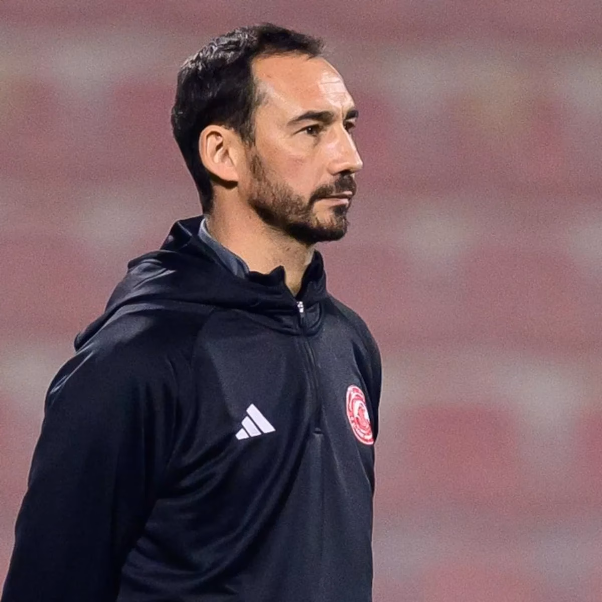 ¿Qué le pasó al entrenador de Qatar?