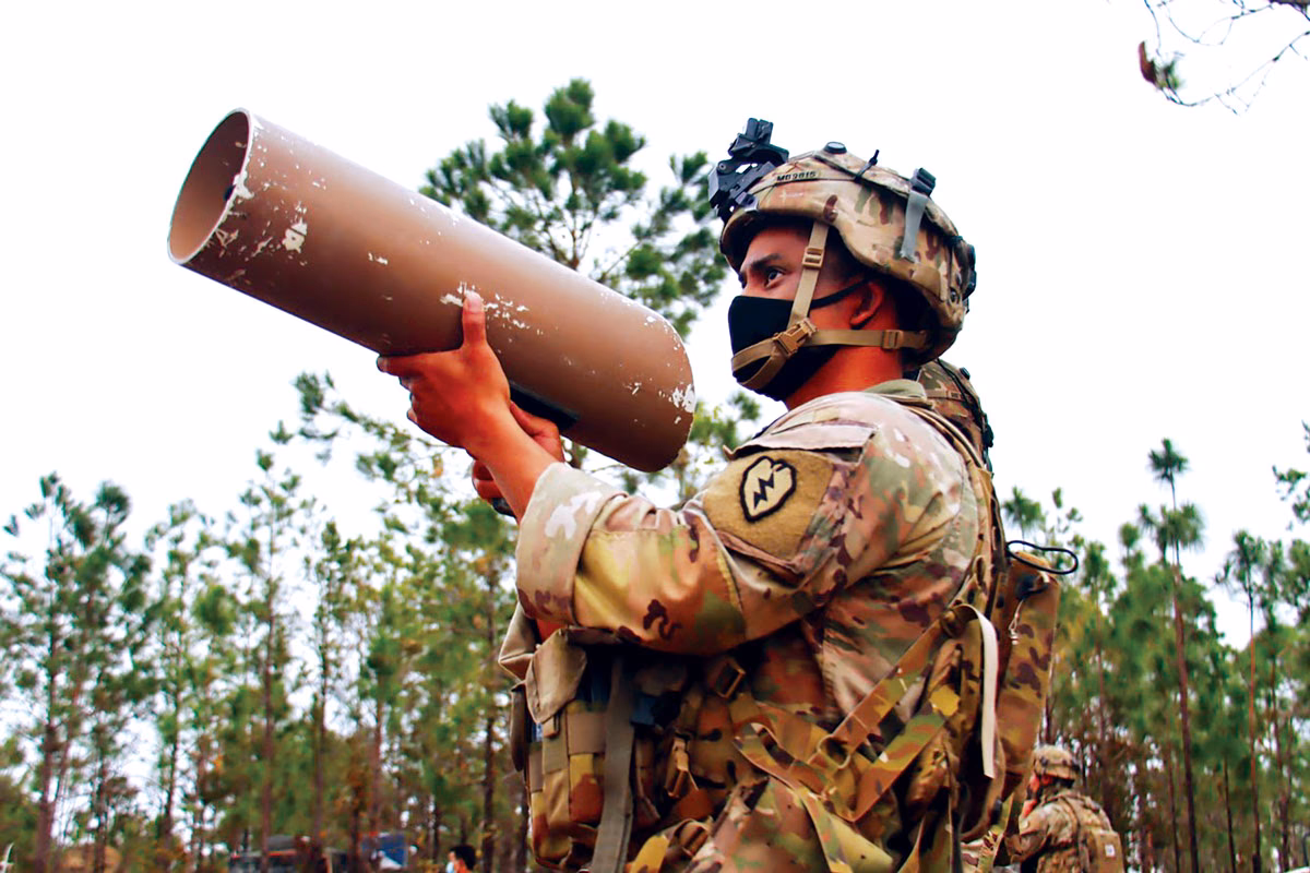 ¿Cuál es la relación entre las Fuerzas Armadas y la tecnología?