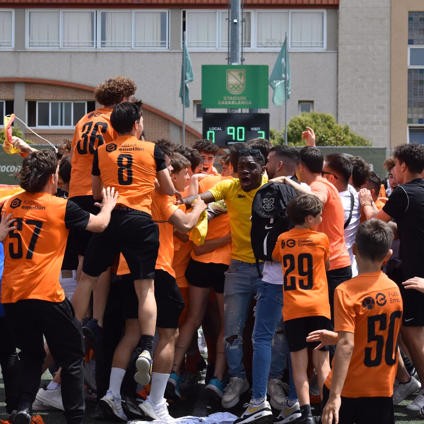 ¿Quién es el entrenador de la cuadra Anjor?