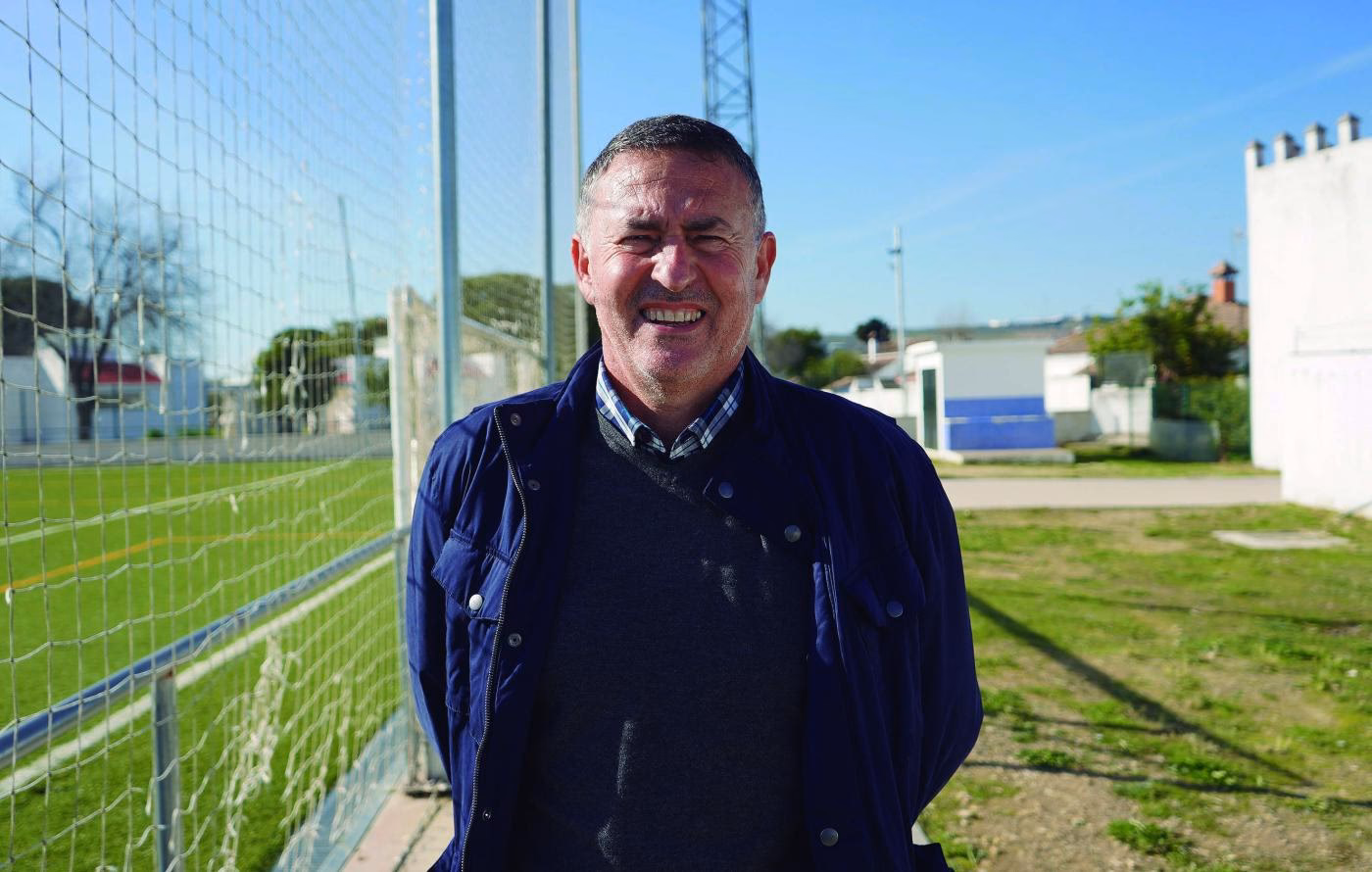 ¿Por qué tuvo que abandonar Alfonso Albalá Cortijo sus estudios?