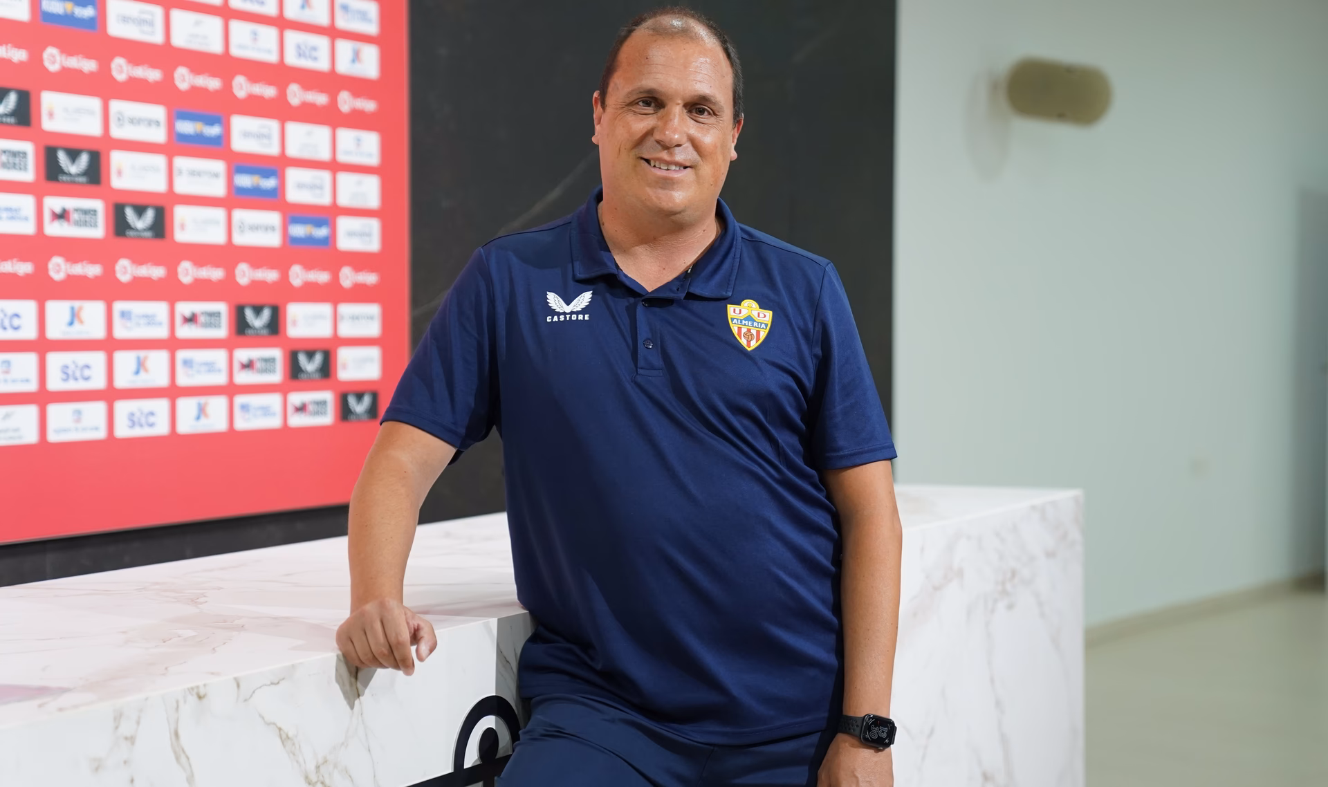 ¿Qué ha desempeñado el entrenador del B en sus cinco anteriores temporadas?