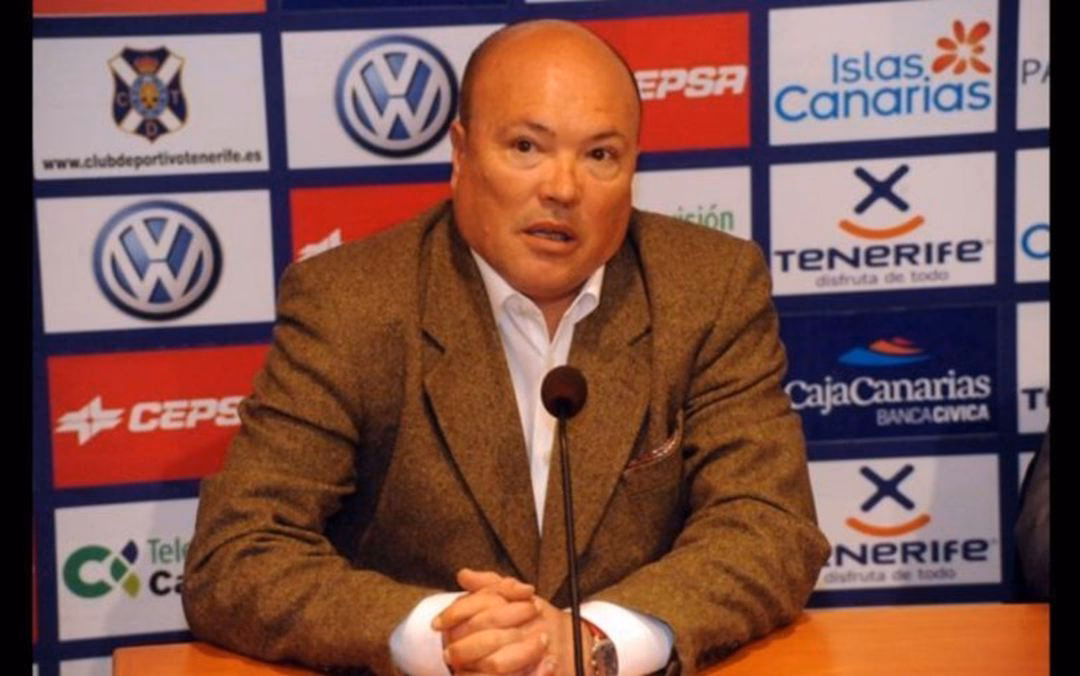 ¿Quién es el entrenador de Darul Takzim?