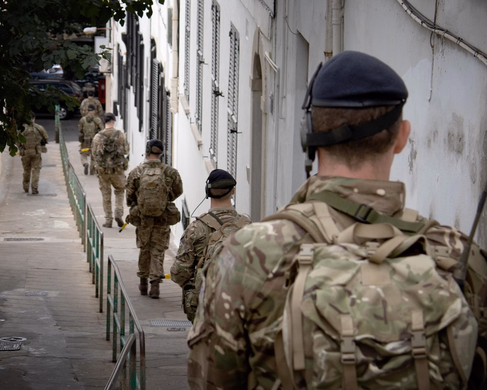 ¿Qué misiones ha llevado a cabo el ejército británico en tierra?