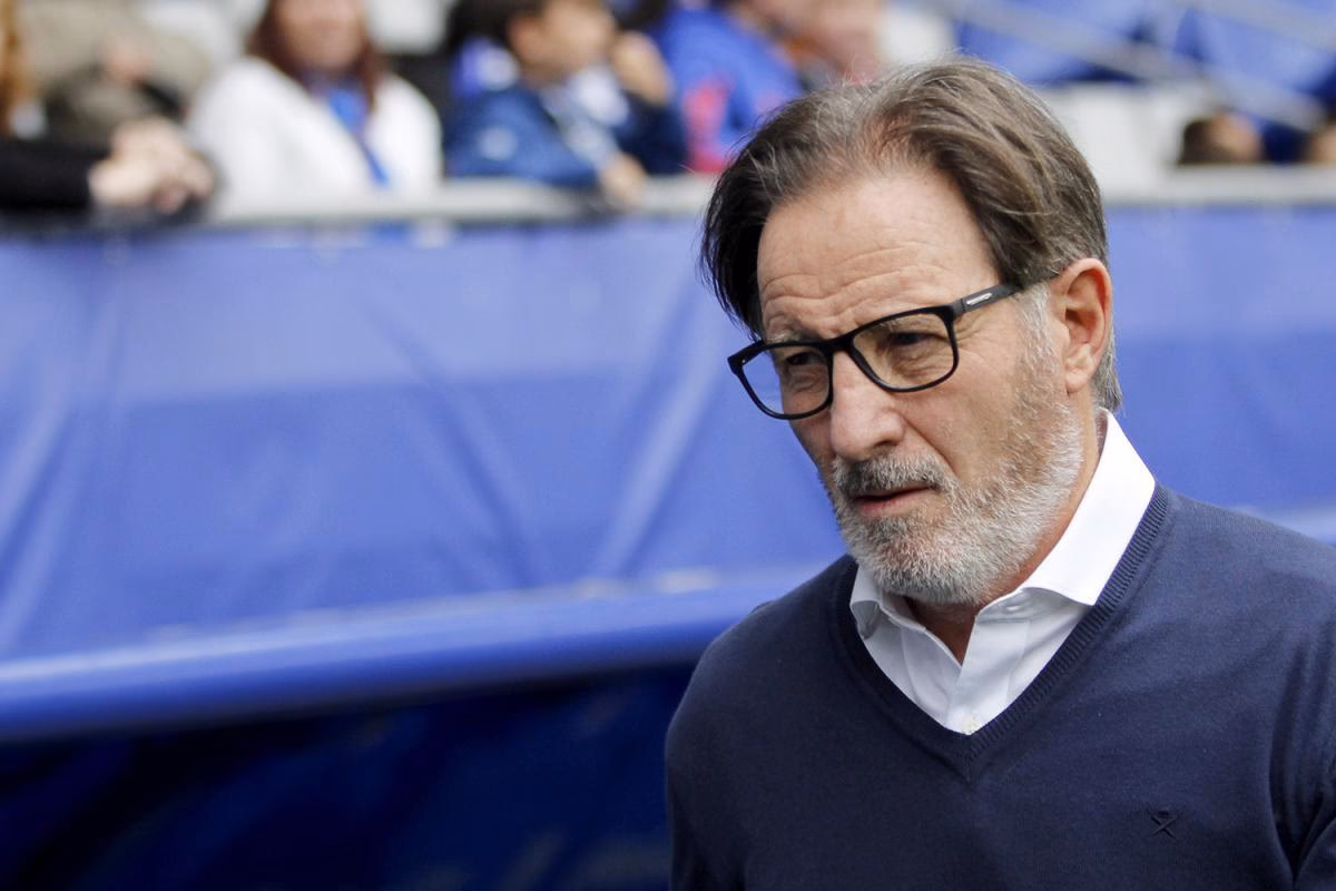 ¿Quién está en la defensa de Anquela?