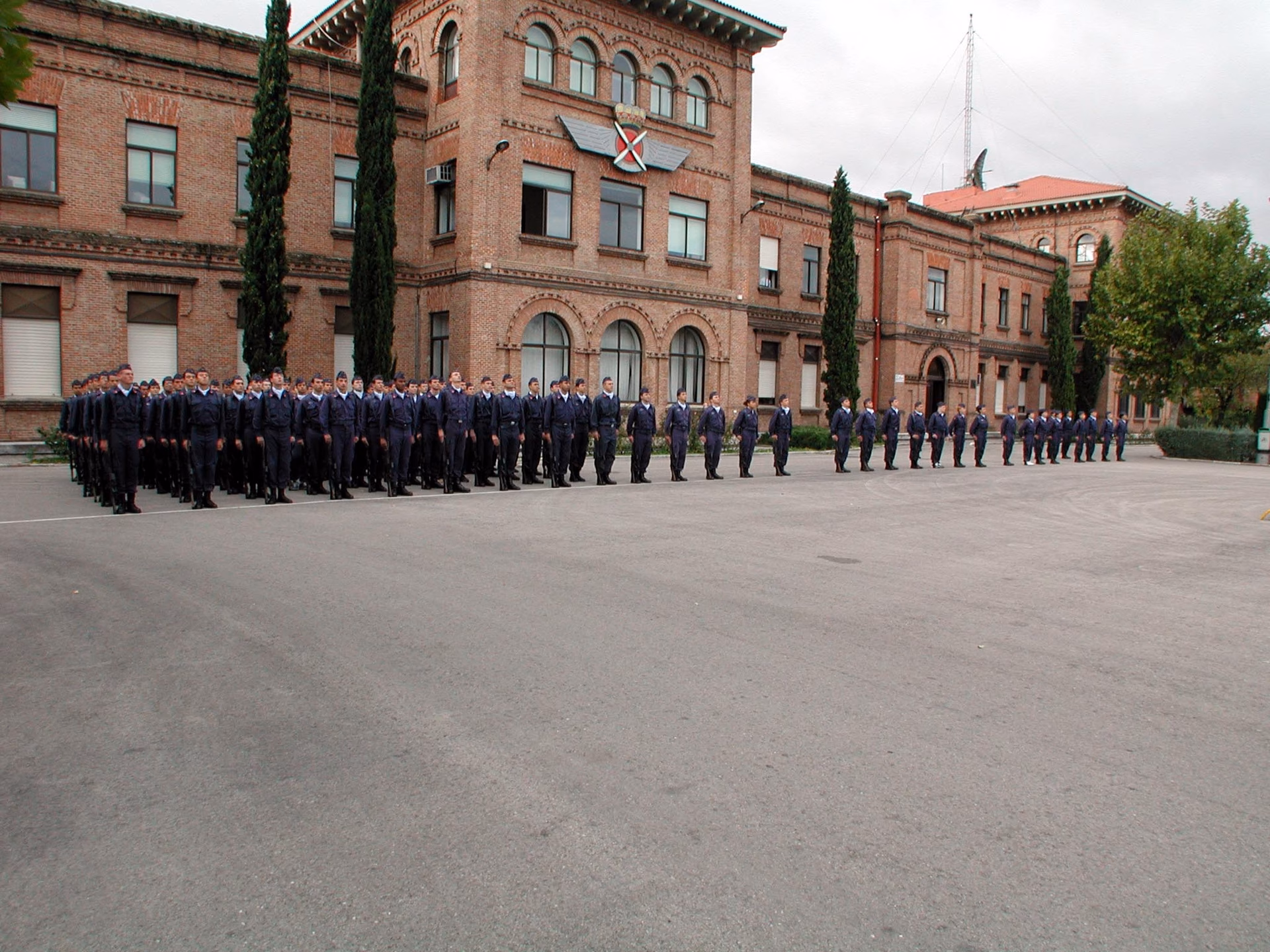 ¿Qué apoyo recibe la Escuela de Cuatro Vientos?
