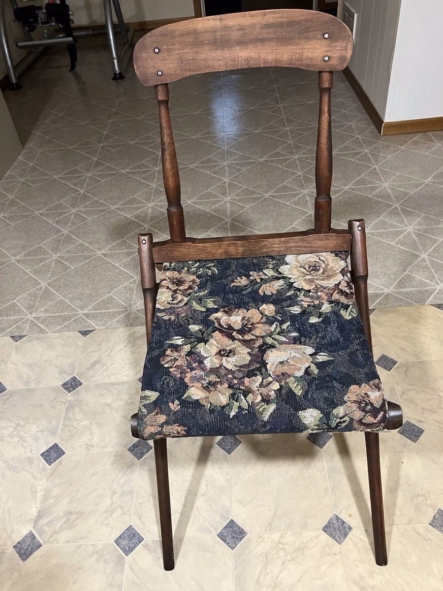 ¿Quién inventó la silla plegable?