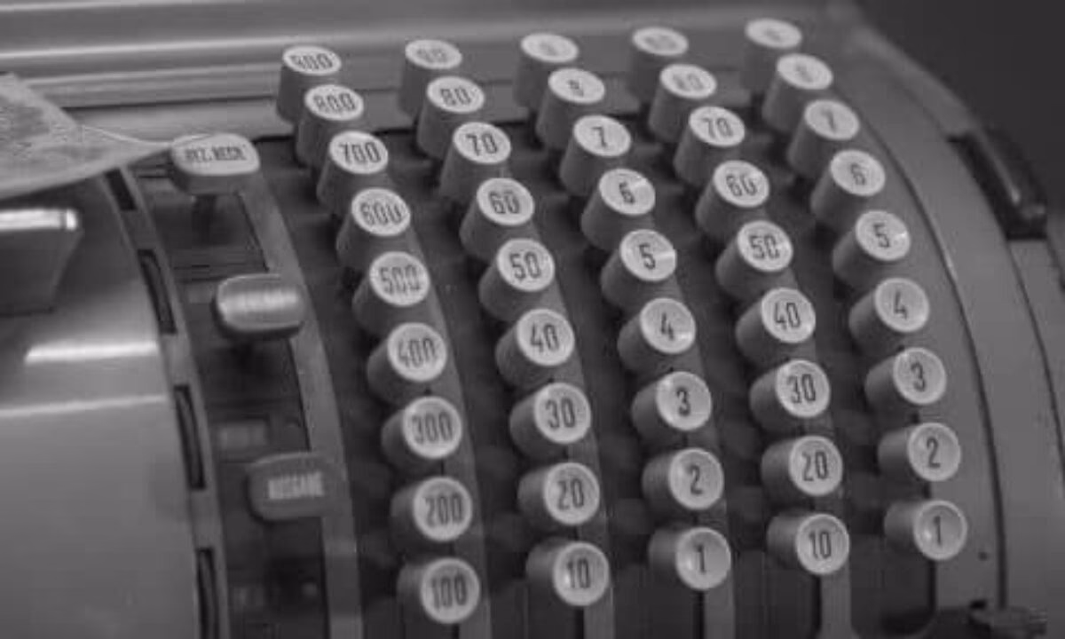 ¿Qué puede reclamar el avalista al deudor principal?