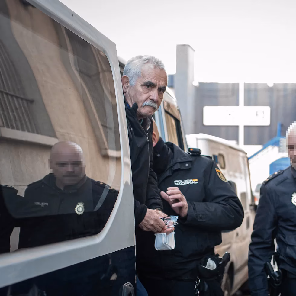 ¿Qué actitud tenía el entrenador con la víctima?