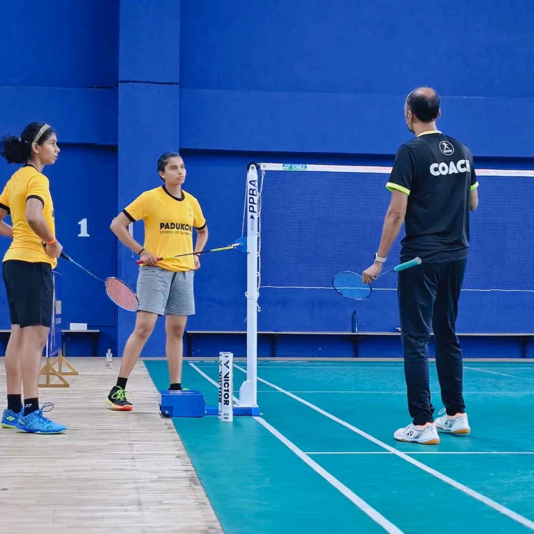 Are there any online badminton coaching programs available?