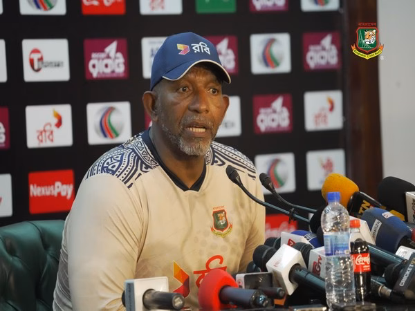 Who is Bangladesh's batting coach?