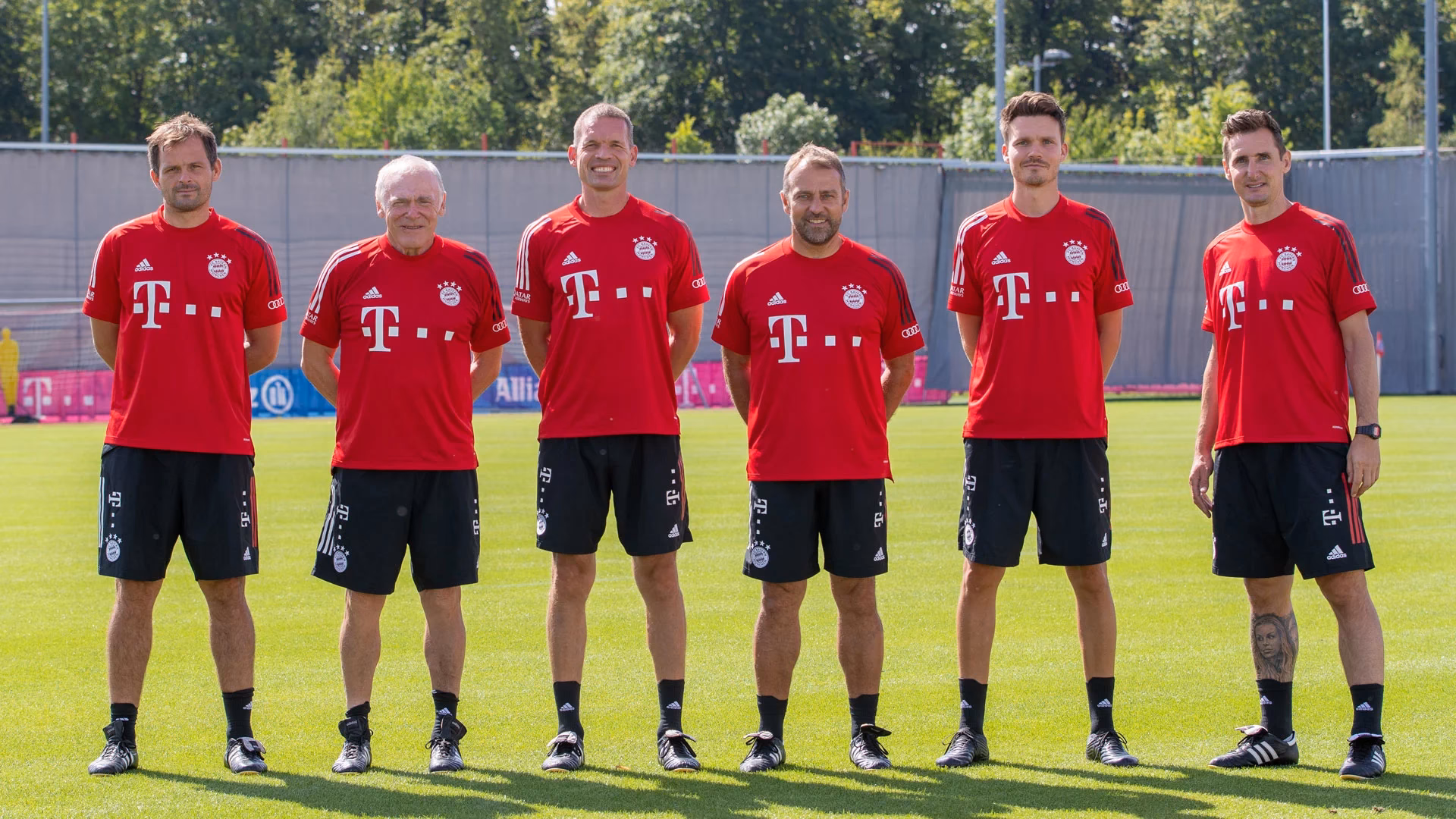 Who is FC Bayern's head of performance?
