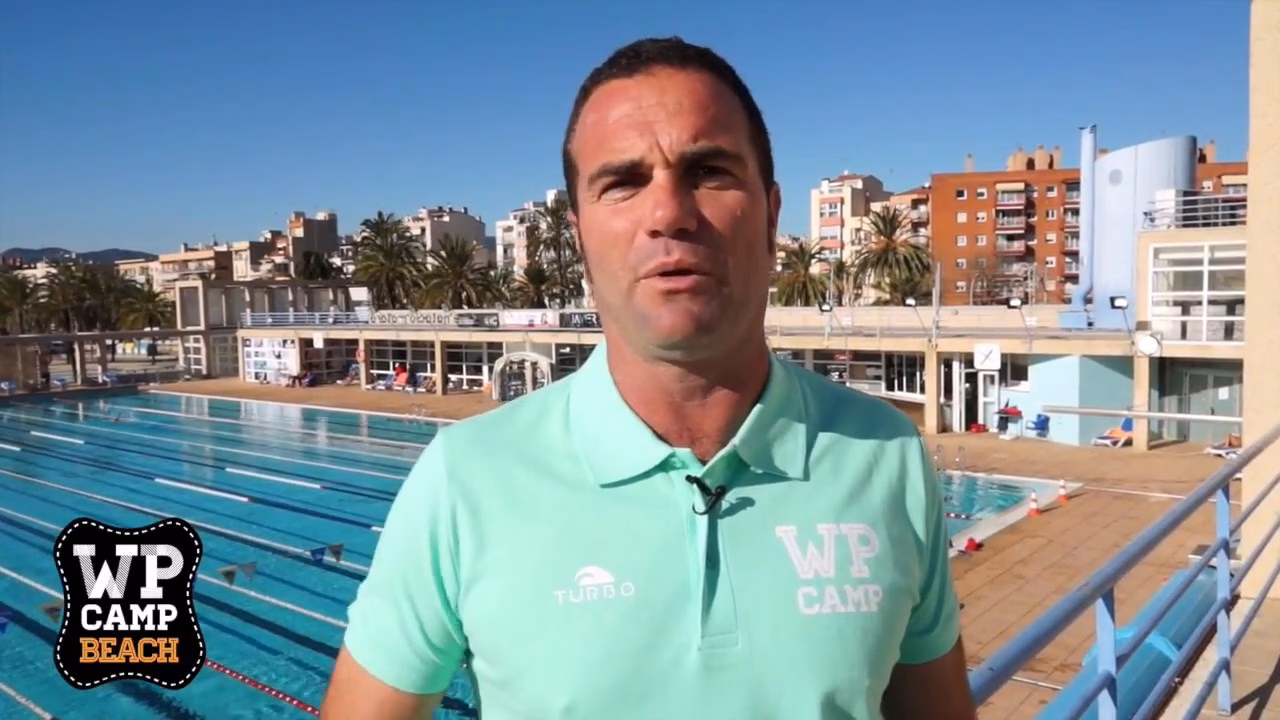 ¿Quién es el entrenador del waterpolo varonil?
