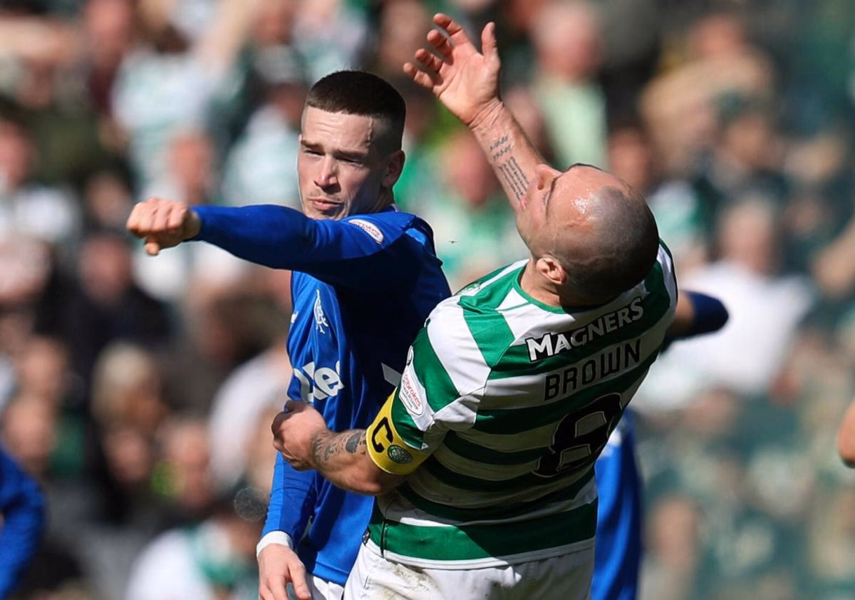 ¿Quién es el entrenador de boxeo de Spencer?