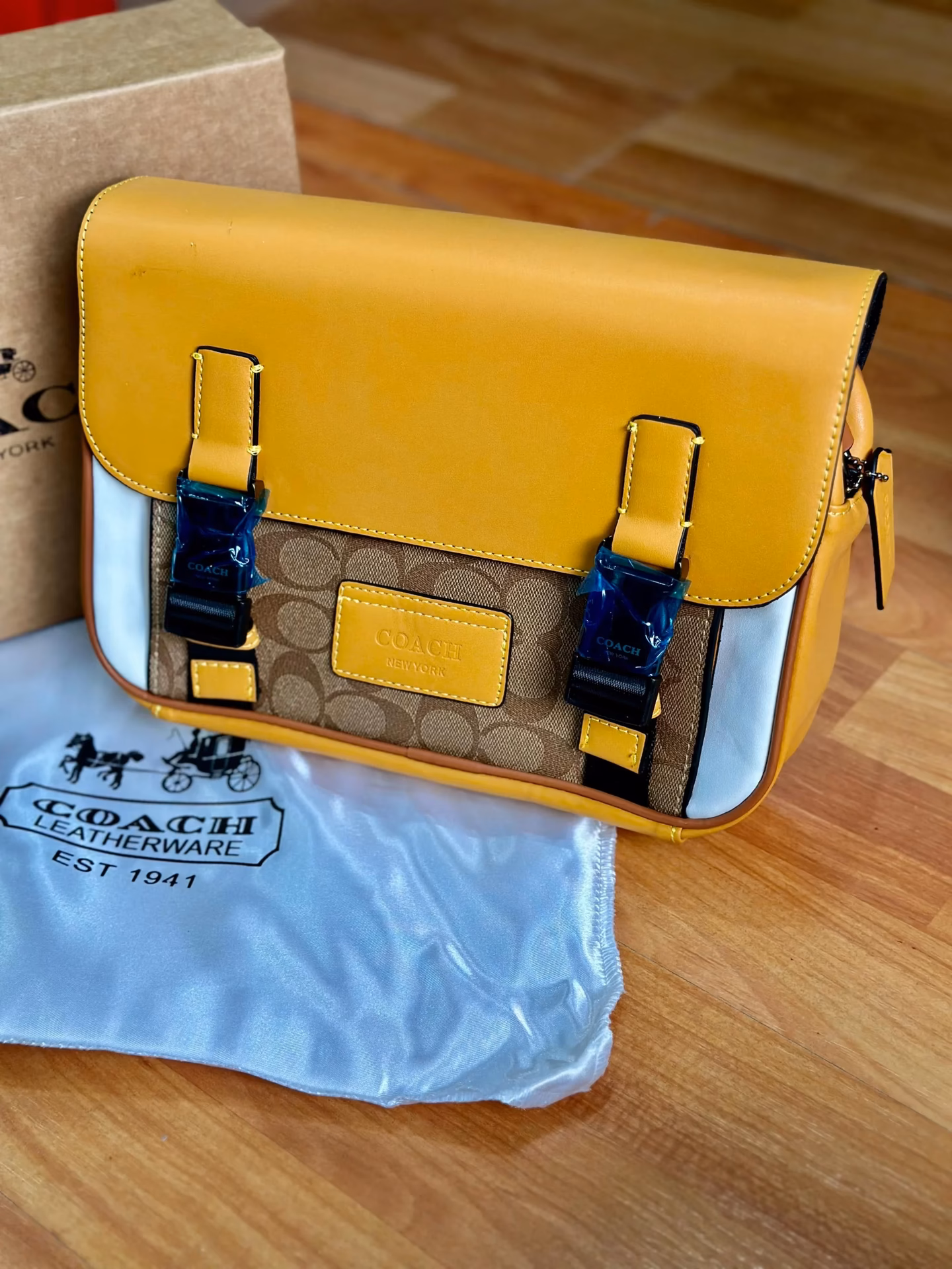 ¿Qué es el bolso amarillo?