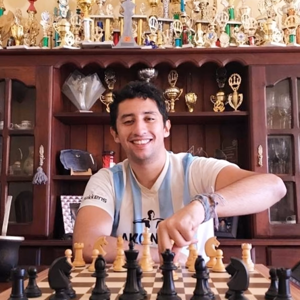 ¿Qué ofrece la Escuela de ajedrez Online?