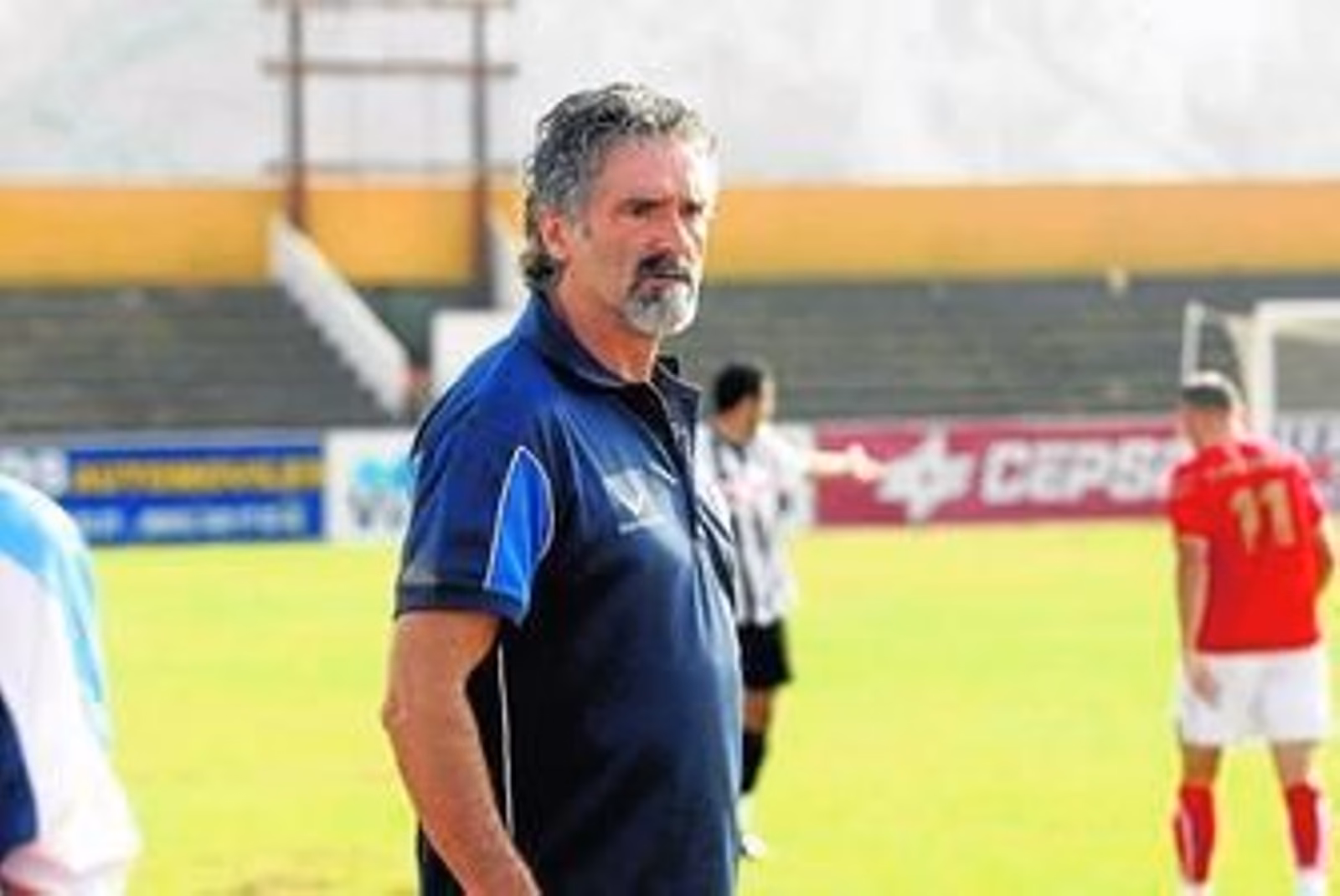 ¿Quién fue el entrenador del Burgos Club de fútbol?