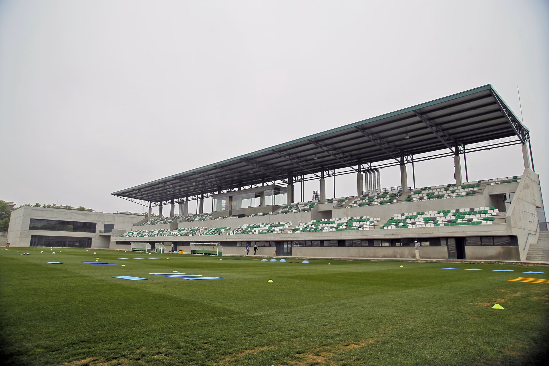 ¿Cuáles son los terrenos de juego del Betis?