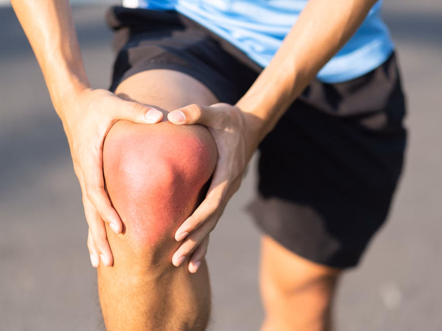 ¿Cuáles son las consecuencias de forzar las rodillas?