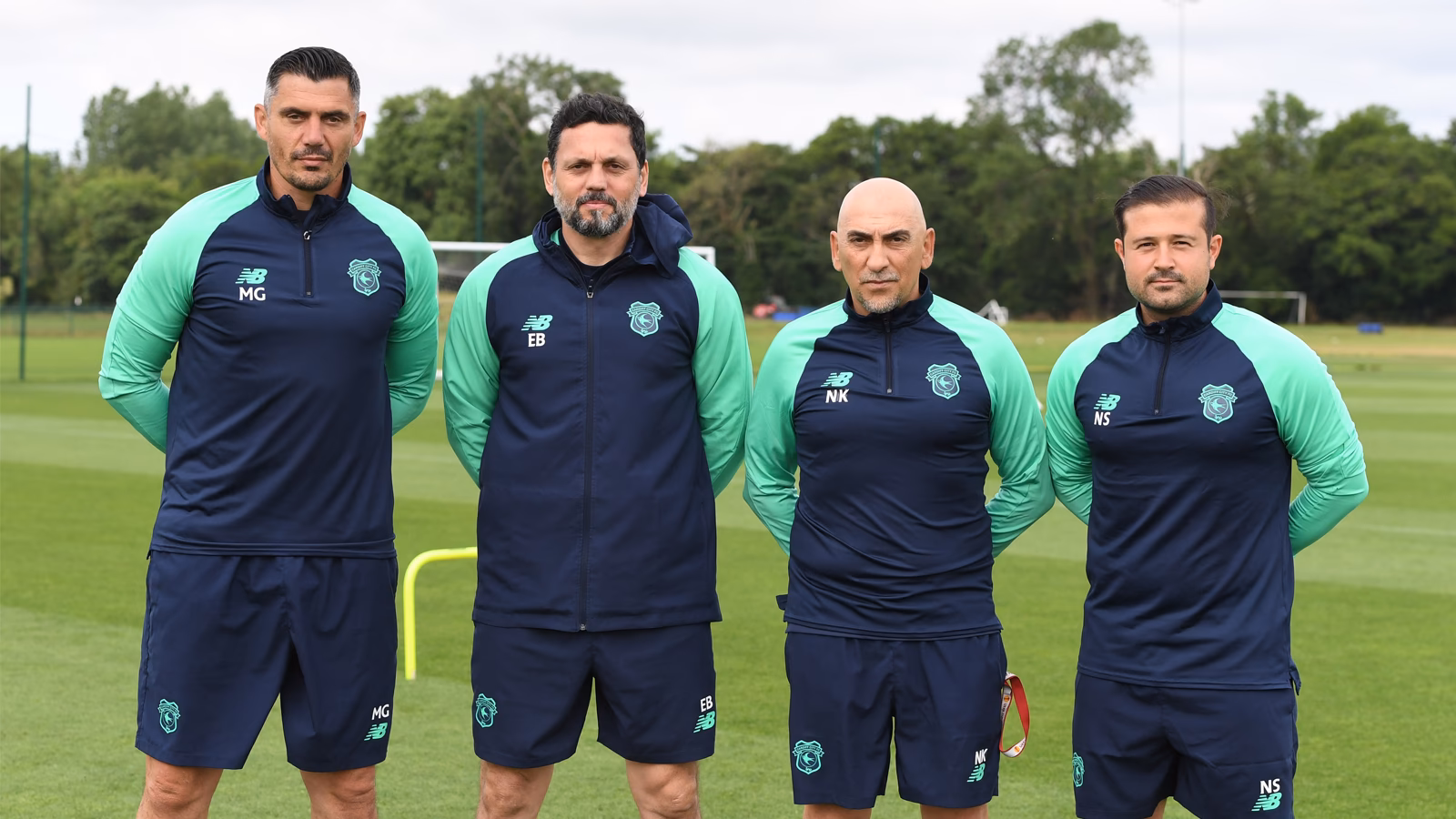 How to hire a coach in Cardiff?