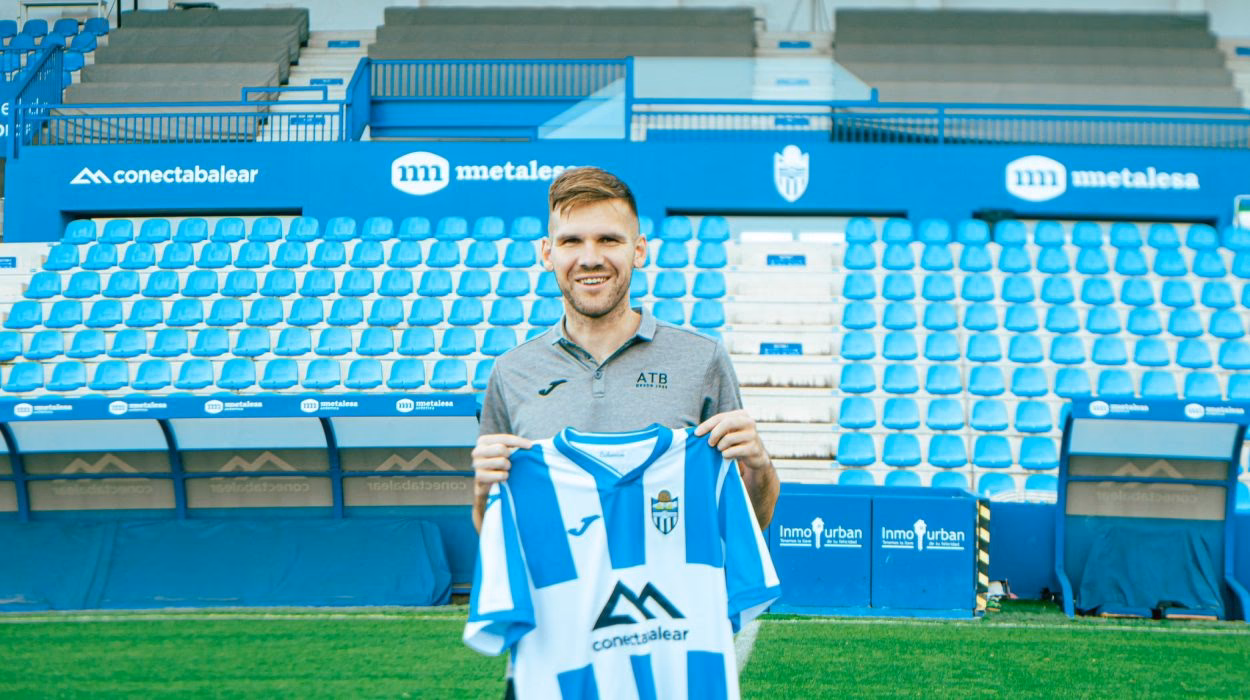 ¿Cuál es la trayectoria de Carlos Maldonado?