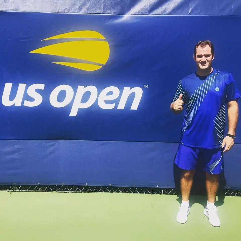 ¿Cuáles son las canciones de Carlos Martínez?