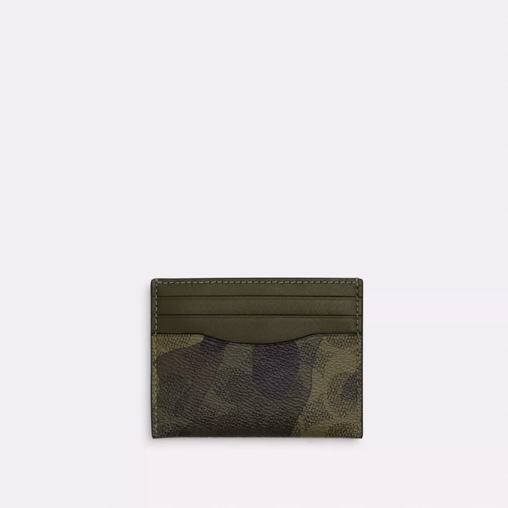 Does coach outlet have ID windows?