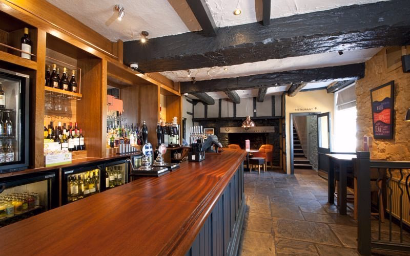 Should the Coach & Horses have a set menu for mother's day?
