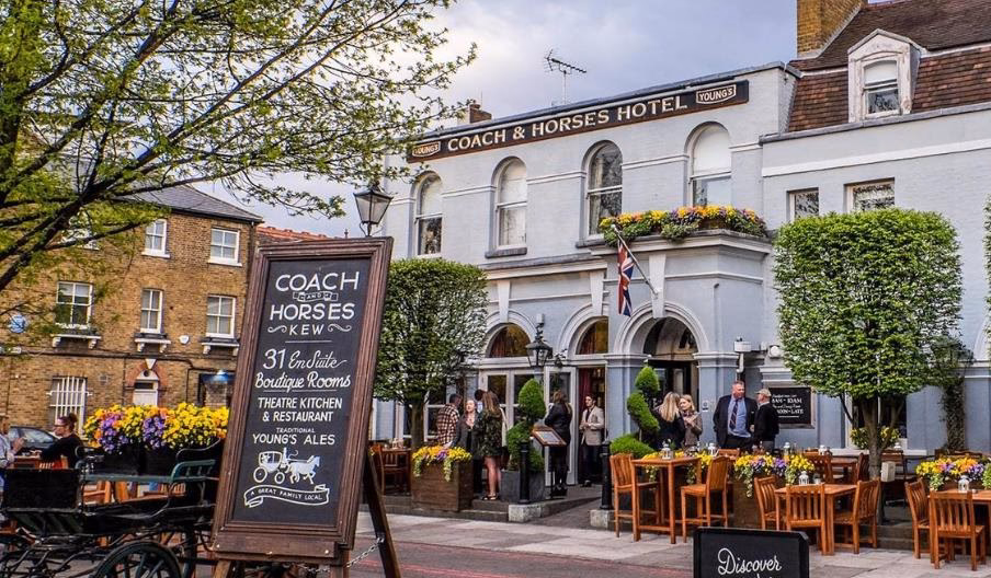 Where is coach & horses Kew?