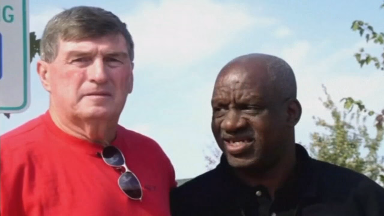 Where is Jones International Coaches located?