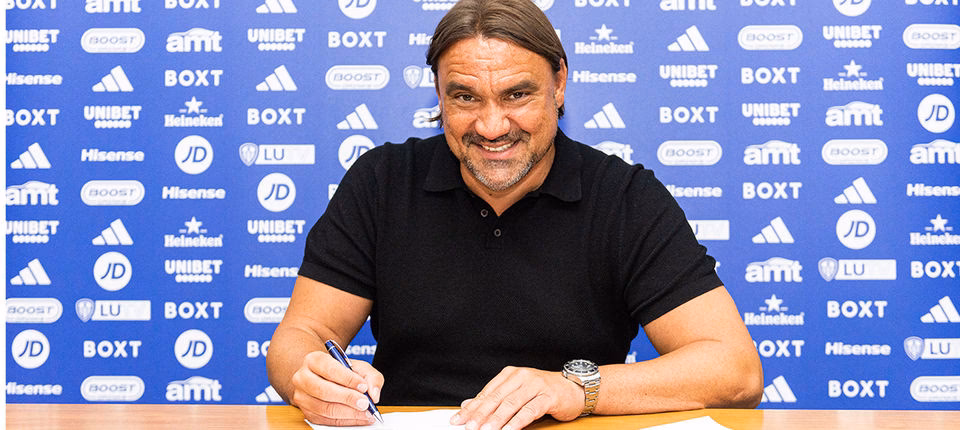 How do I get to Leeds by Bus & Coach?