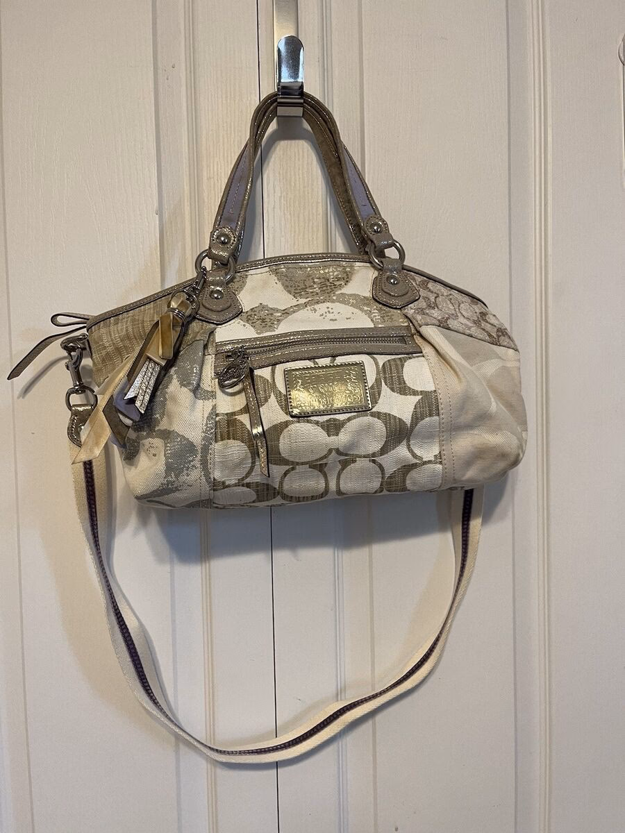 What is coach poppy perfume?