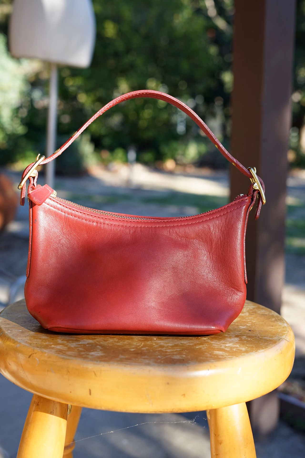 Where can I buy red bags?