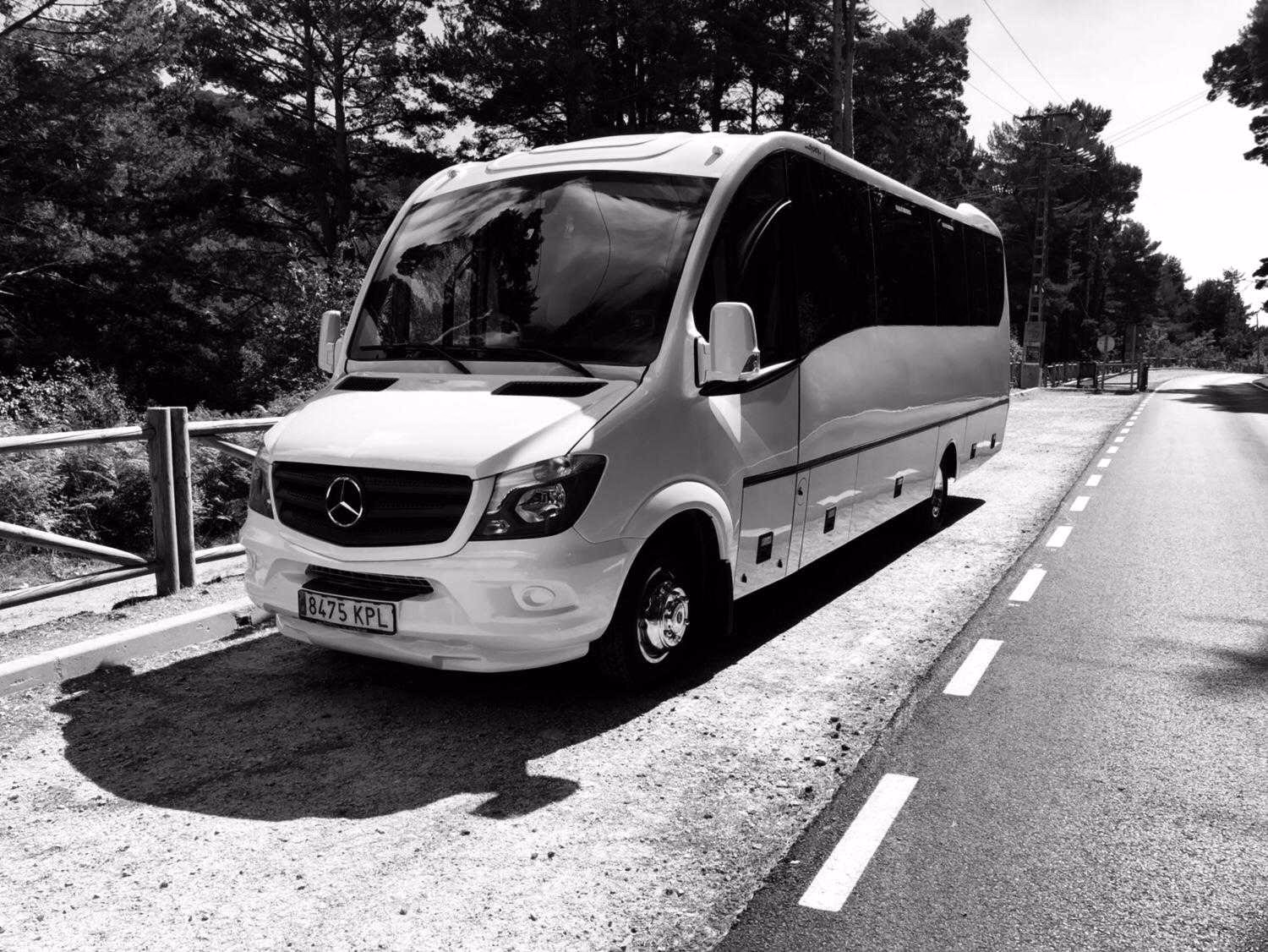Who is Madrid coach rental?