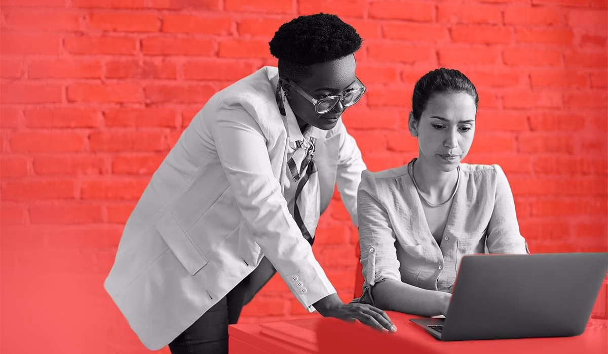 ¿Cuál es el impacto del Shadow coaching en el desempeño de los líderes?