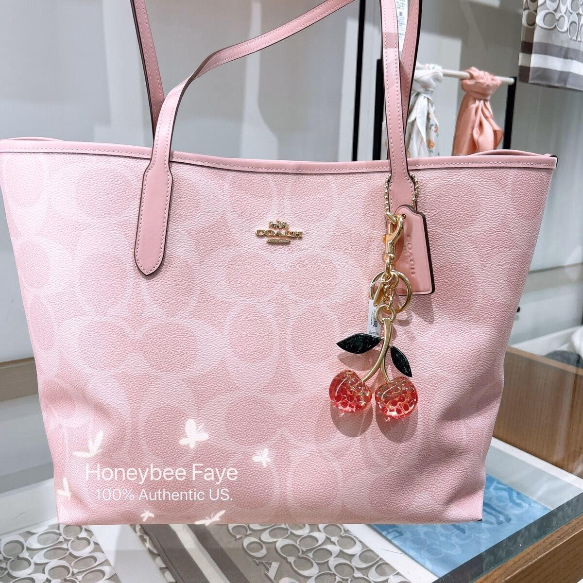 How to choose a coach tote bag?