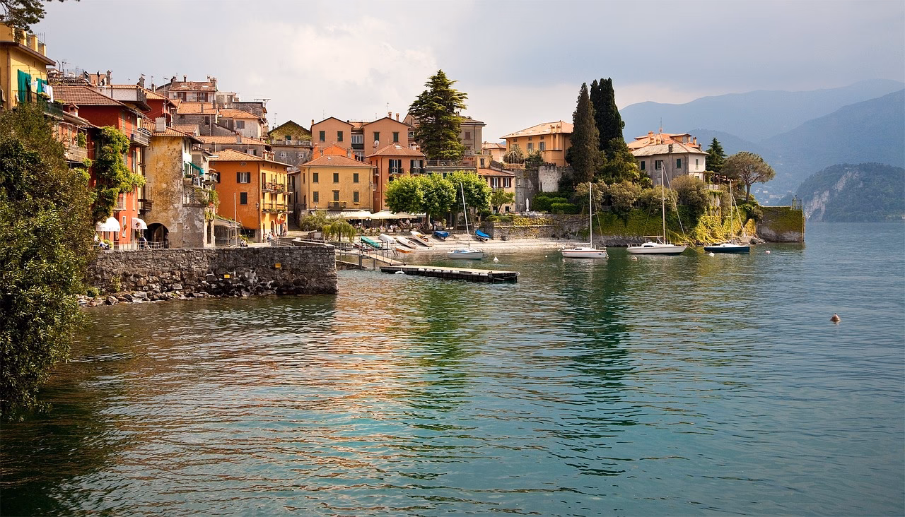 Where can I go on a coach tour to Italy?
