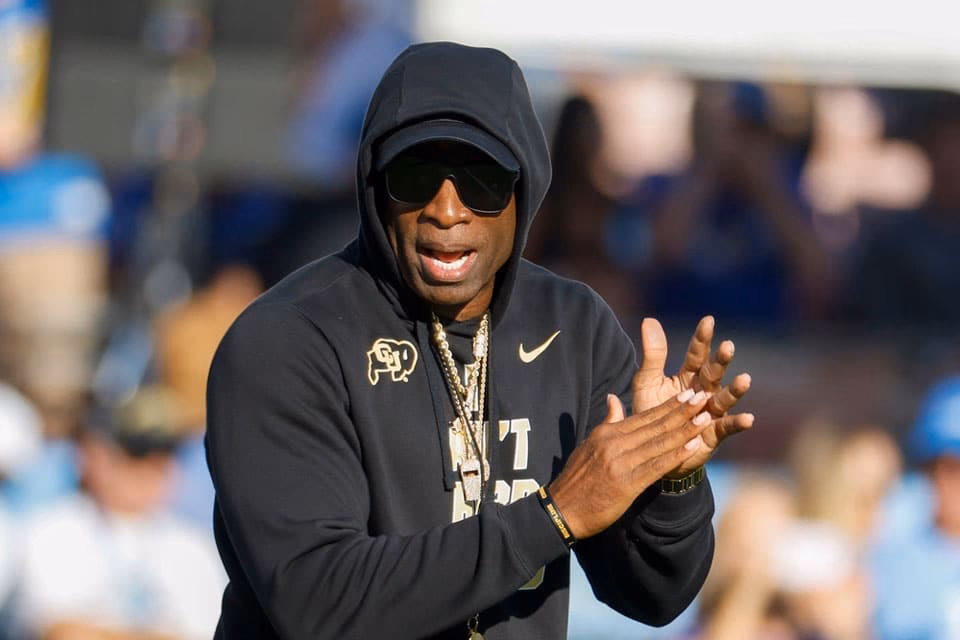 Why should you join the footballcoach community?