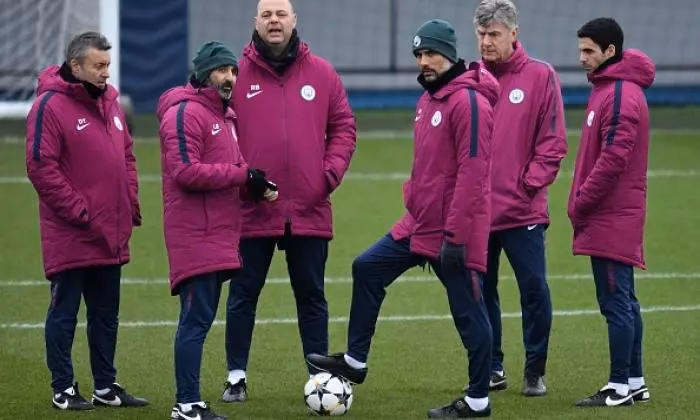 Which Coach Company travels to Manchester?