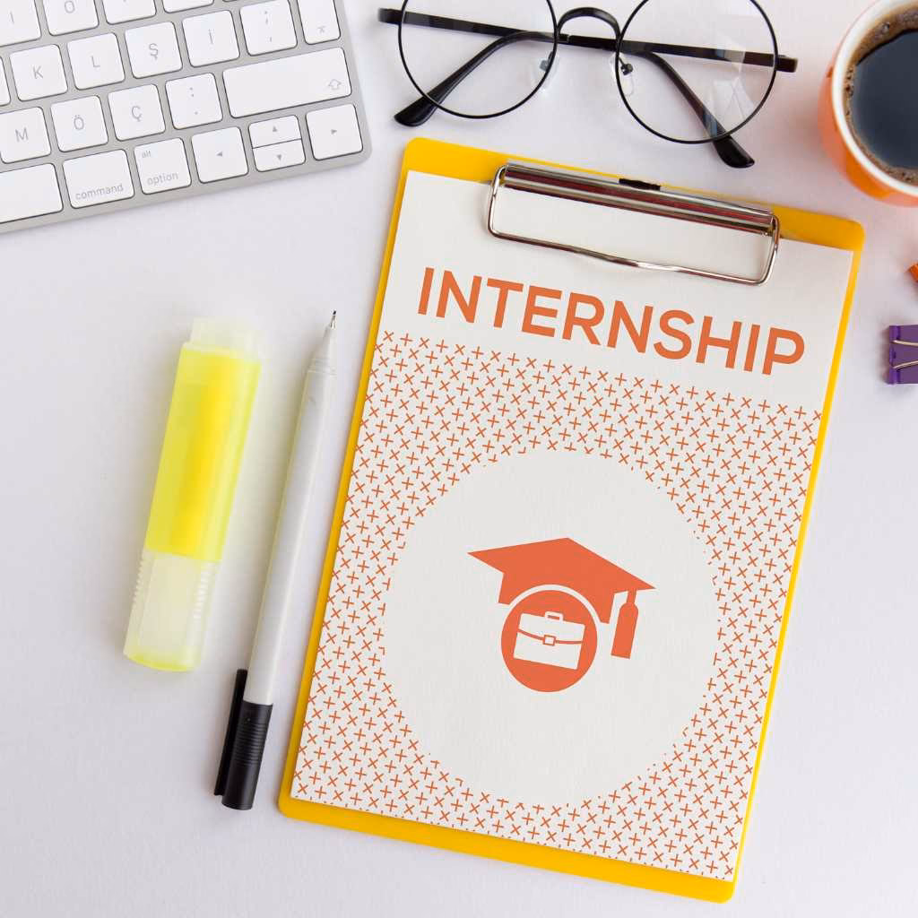 What does a coaching intern do?