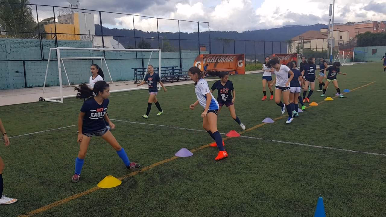 ¿Cuál es la medición de distancia en el fútbol femenino?