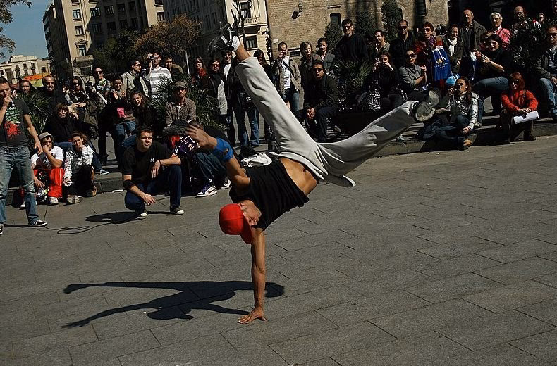 ¿Cómo se escribe 'break dance'?