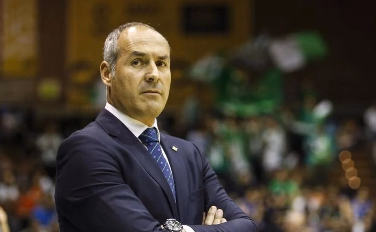 ¿Quién fue el entrenador de los curros?