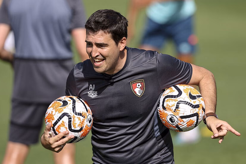 ¿Quién es el entrenador de Iraola?