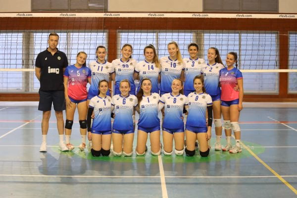 ¿Cómo se llama el club de voleibol de Oviedo?