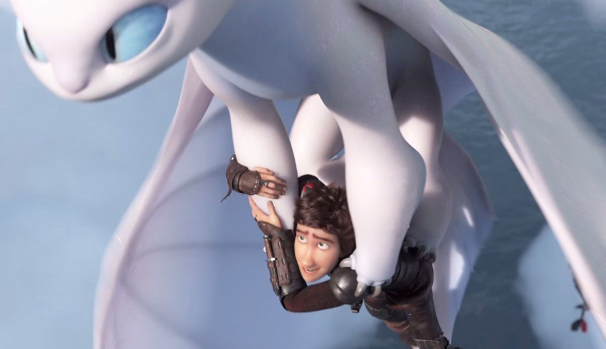 ¿Cómo se llama la dragona blanca de entrenar a tu dragón?