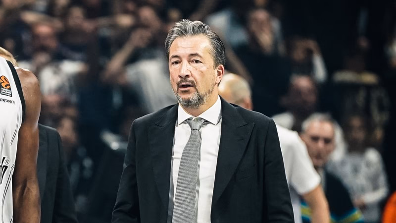Who was Anadolu Efes head coach in 2024?