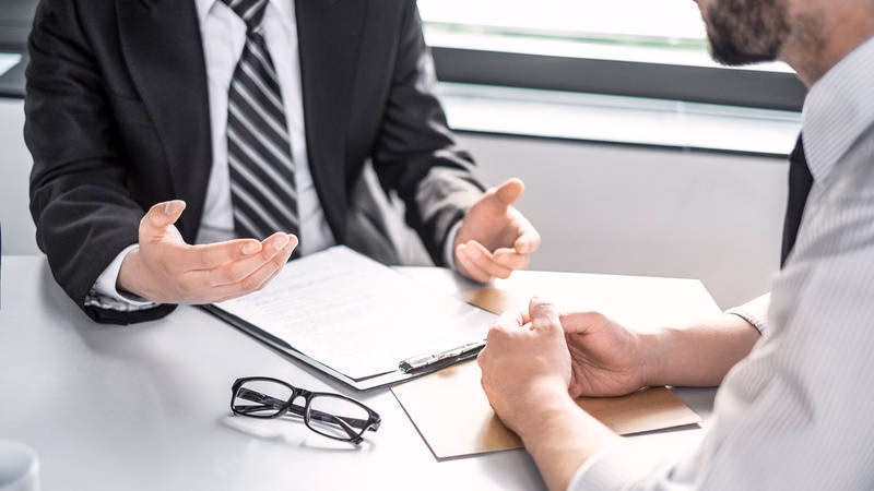 ¿Quién está exento de aportar fianza para constituirse como acusación?